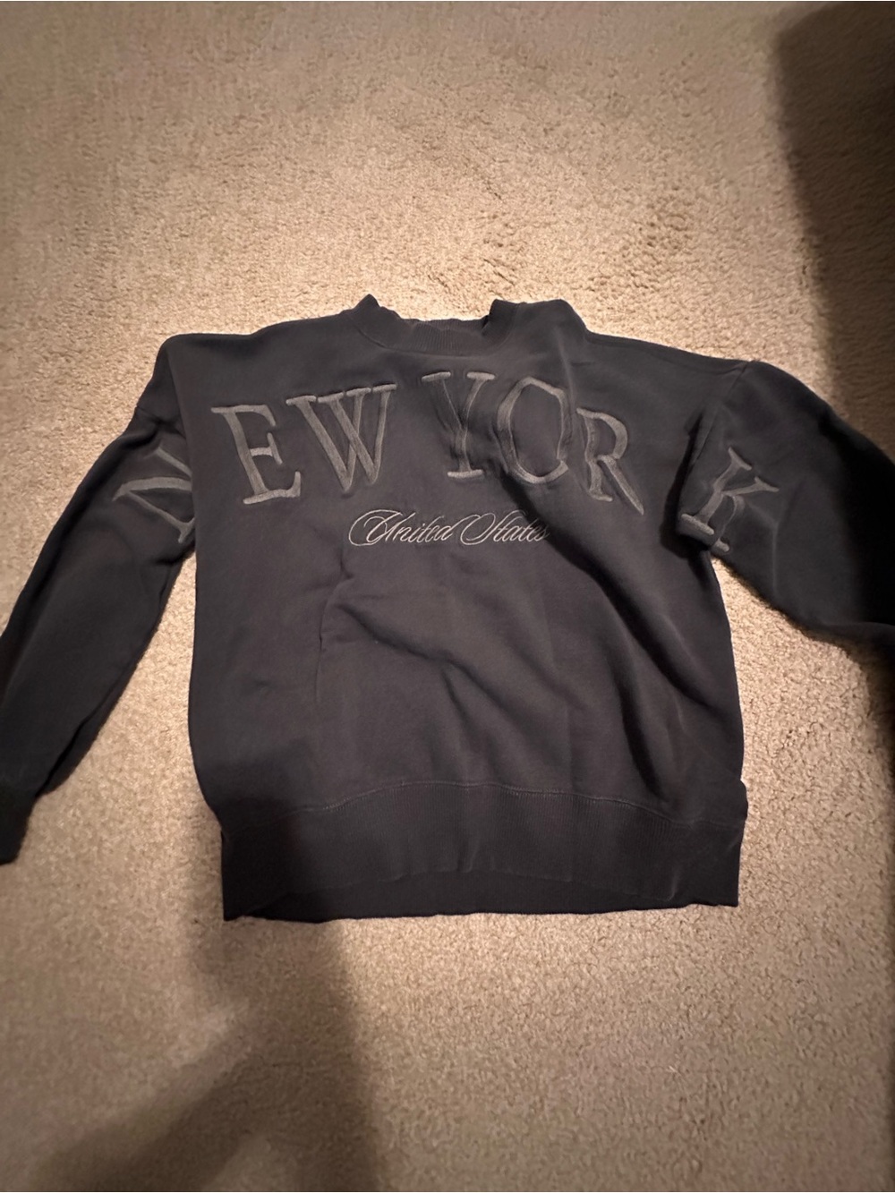 abercrombie kids Black NEW YORK Embroidered Crew Sweatshirt size 17/18